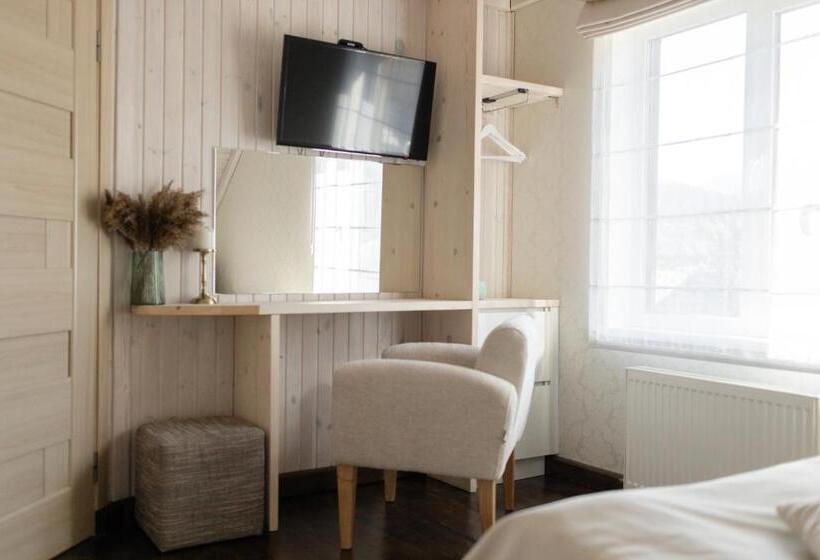 اتاق استاندارد با بالکن, Guest House