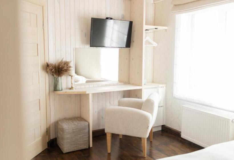 اتاق استاندارد با بالکن, Guest House