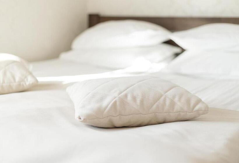 اتاق استاندارد با بالکن, Guest House