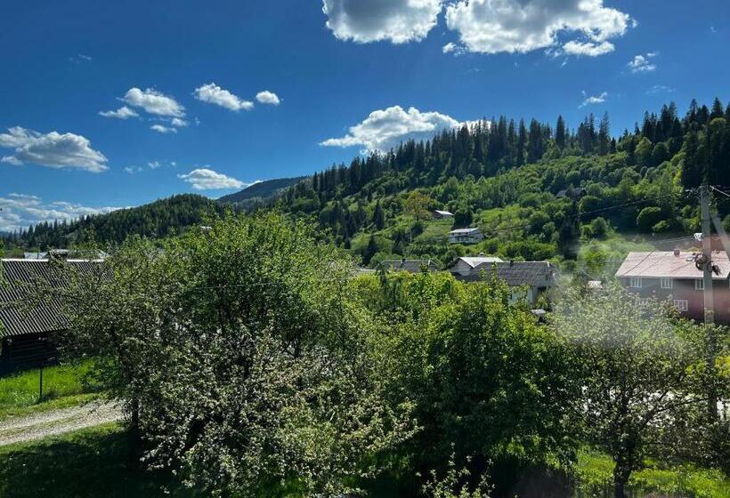 اتاق استاندارد با بالکن, Guest House