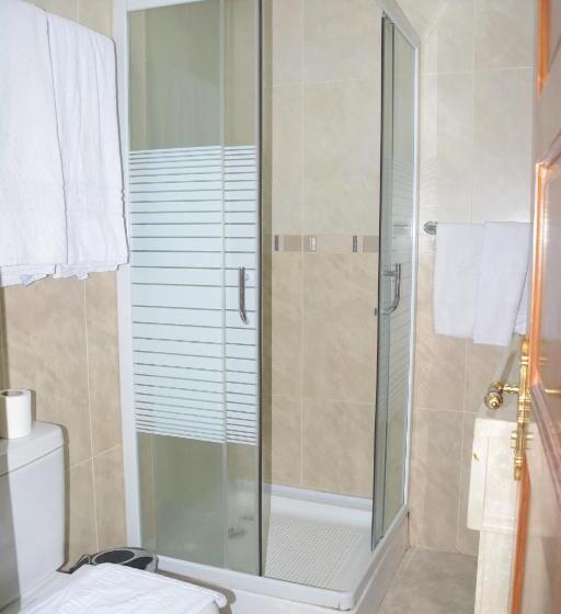 اتاق استاندارد سه نفره, Karlovyvary Hotel Ankawa