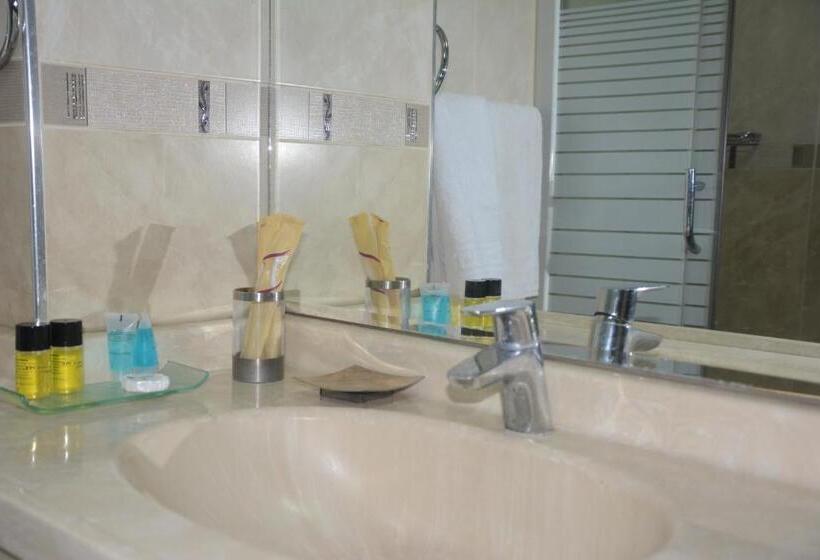 اتاق استاندارد سه نفره, Karlovyvary Hotel Ankawa