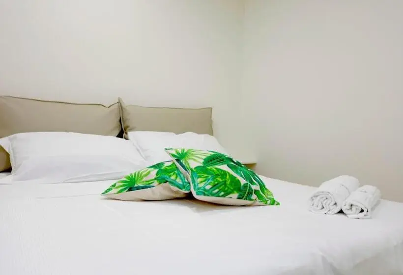 庭の見える１ベッドルームアパートメント, Path House   Etna & Sea View