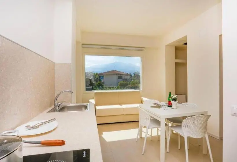 景色の見える一ベッドルームアパートメント, Path House   Etna & Sea View