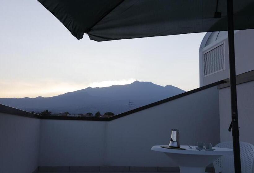 高级套房带海景, Path House Etna & Sea View