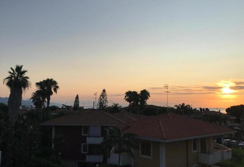 高级套房带海景, Path House Etna & Sea View