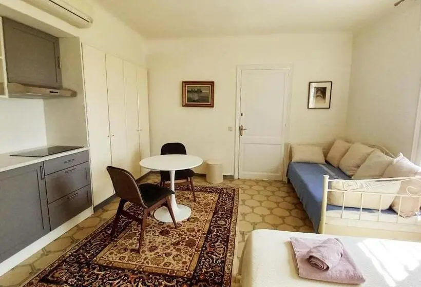استودیوی استاندارد, Apartments In Villa Isabel