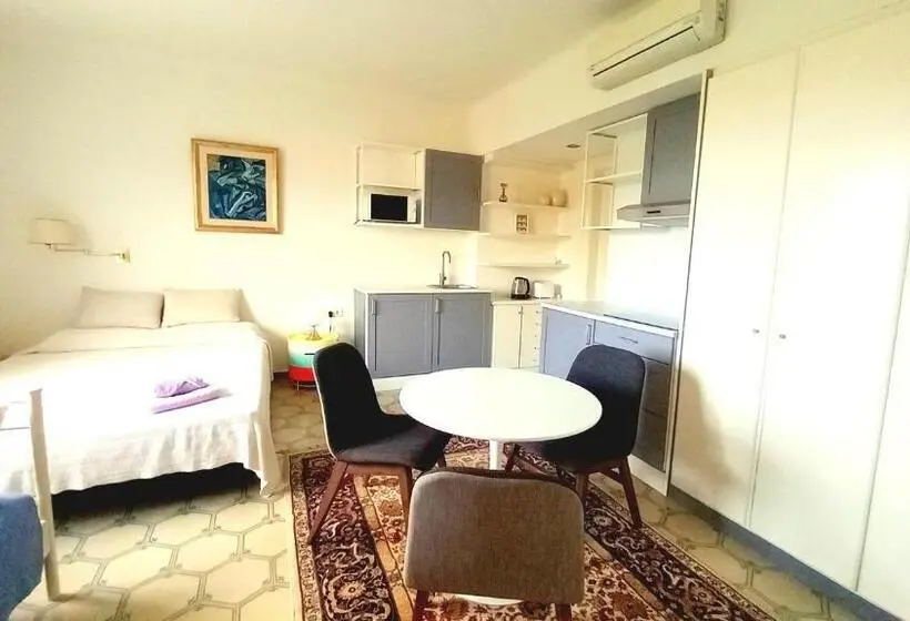 استودیوی استاندارد, Apartments In Villa Isabel