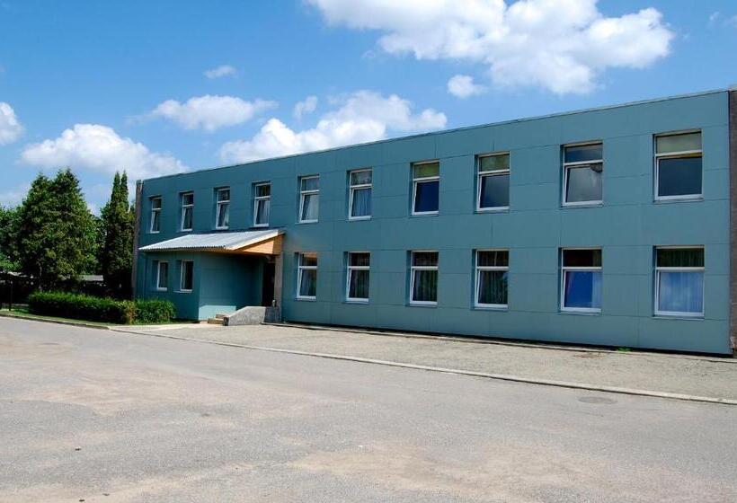 اتاق استاندارد سه نفره, Leokordis