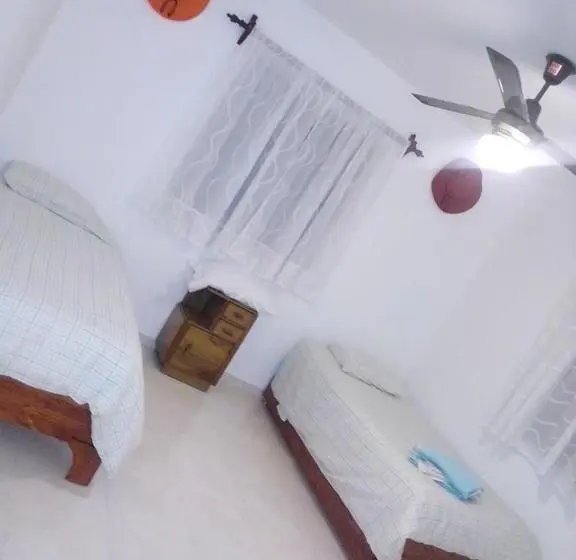 اتاق استاندارد سه نفره, Posada Dilia Del Alba
