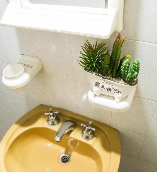 اتاق استاندارد سه نفره, El Quincho