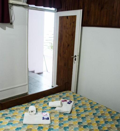 اتاق استاندارد سه نفره, El Quincho