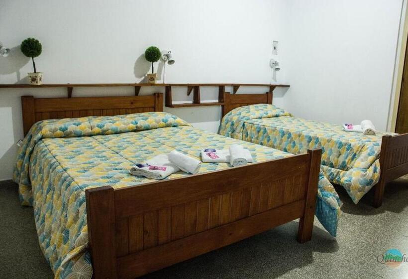 اتاق استاندارد سه نفره, El Quincho