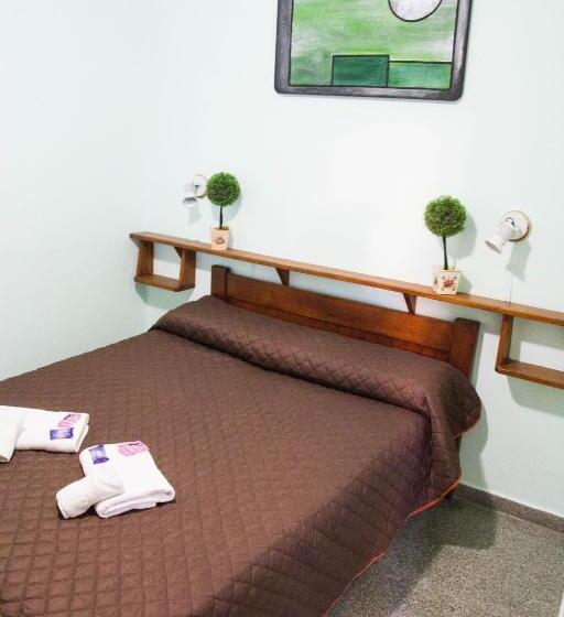 اتاق استاندارد چهار تخته, El Quincho