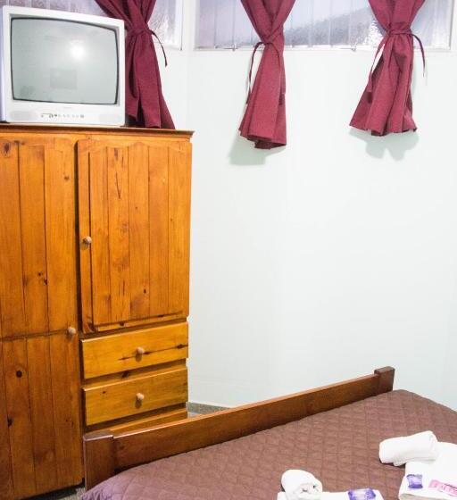 اتاق استاندارد چهار تخته, El Quincho