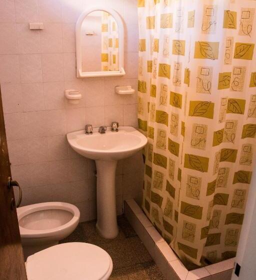 اتاق استاندارد سه نفره, El Quincho