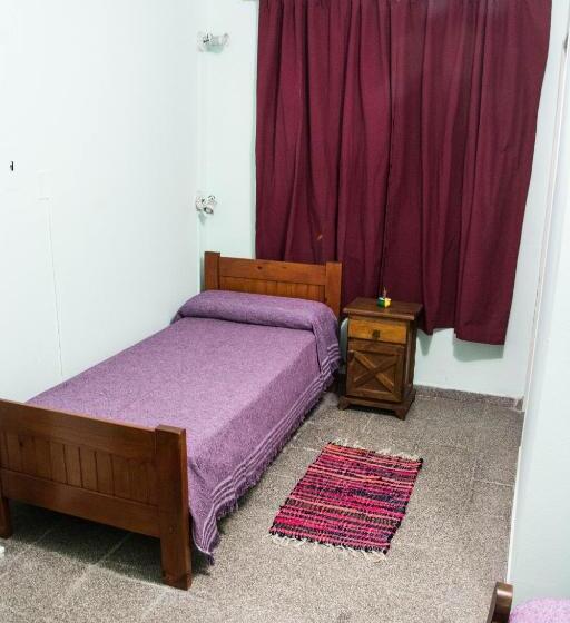 اتاق استاندارد سه نفره, El Quincho