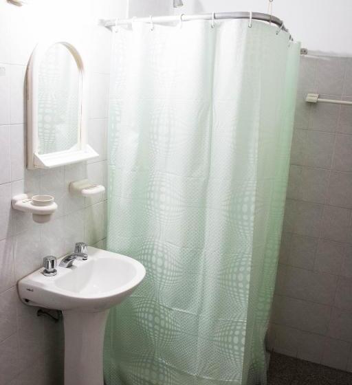 اتاق استاندارد چهار تخته, El Quincho