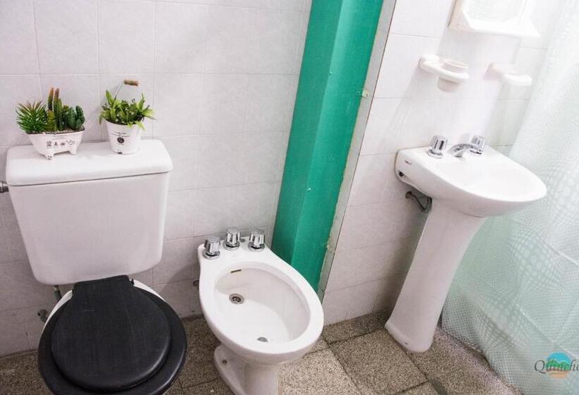 اتاق استاندارد چهار تخته, El Quincho