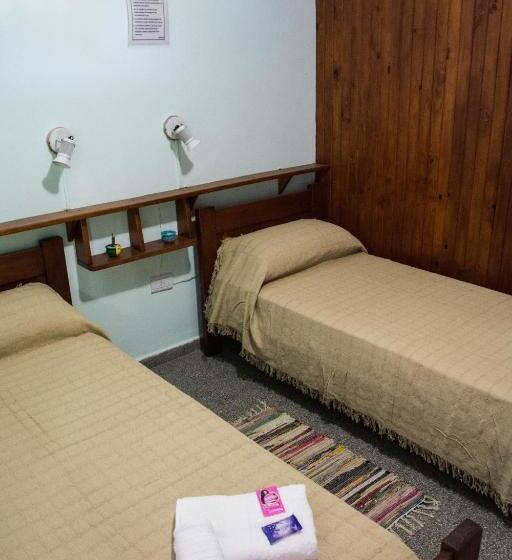 اتاق استاندارد چهار تخته, El Quincho