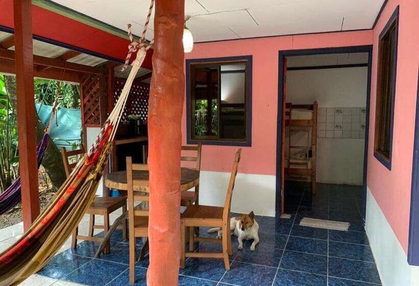 家族用バンガロー, Brigitte S Ranch