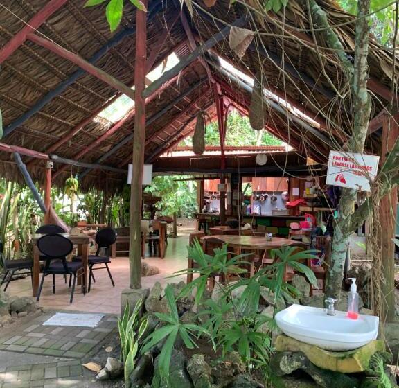 家族用バンガロー, Brigitte S Ranch