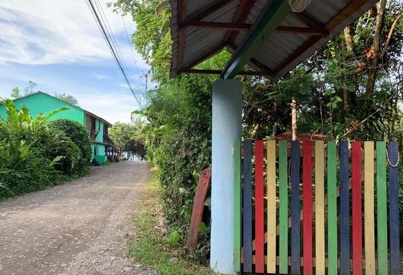 デラックスルーム, Brigitte S Ranch