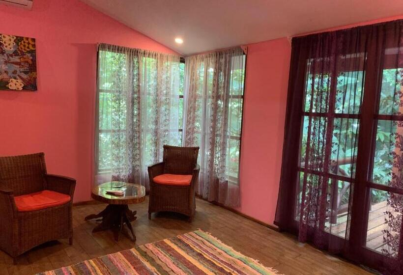 בית, 2 חדרי שינה, Brigitte S Ranch