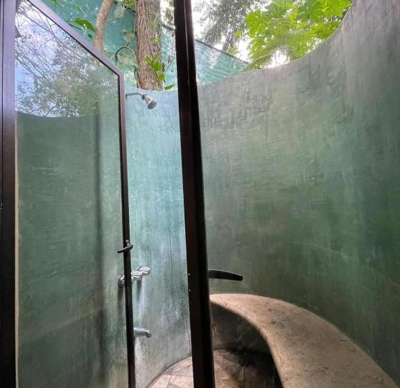 2ベッドルームハウス, Brigitte S Ranch