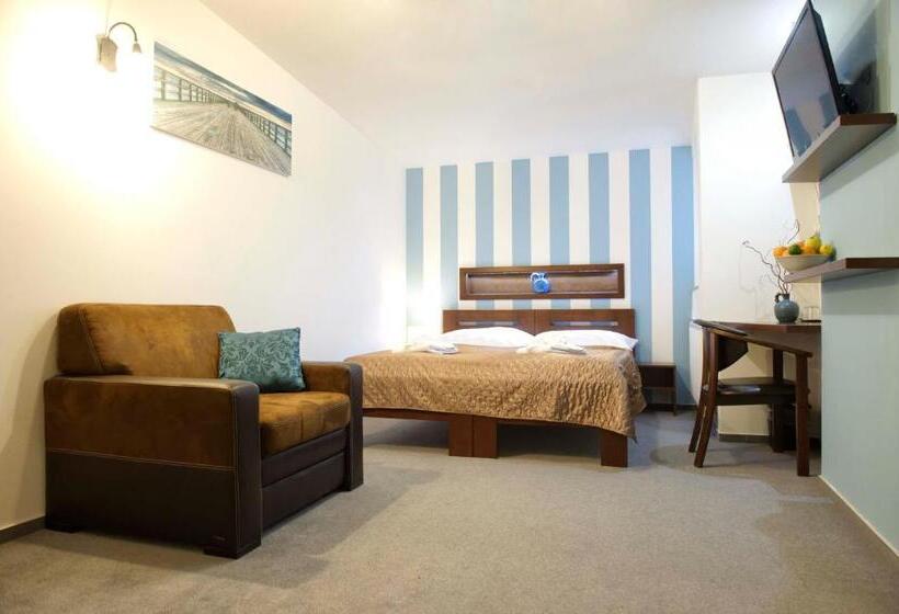 غرفة إقتصادية, Penzion Troja