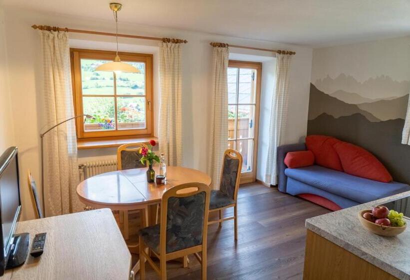 דירת חדר, Ganoihof Apartments