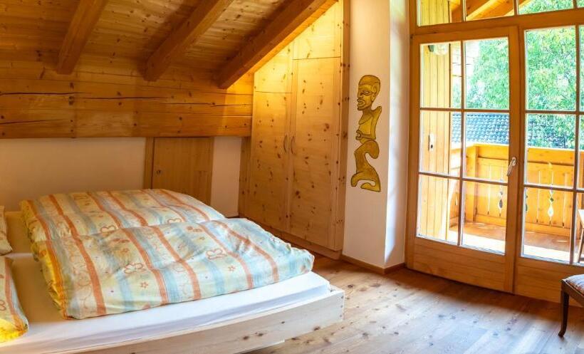 דירת חדר, Ganoihof Apartments