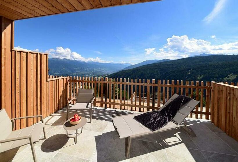 جناح جونيور ديلوكس, Tratterhof Mountain Sky