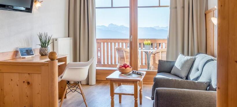 جناح جونيور مطل على الجبل, Tratterhof Mountain Sky