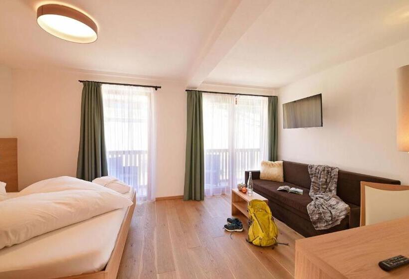 غرفة قياسية مزوَّدة بشُرفة, Tratterhof Mountain Sky