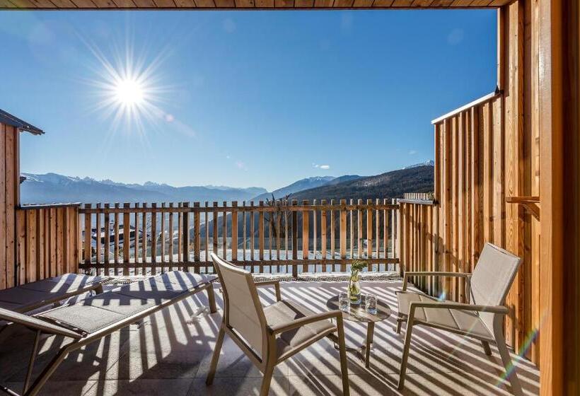 جناح جونيور ديلوكس, Tratterhof Mountain Sky