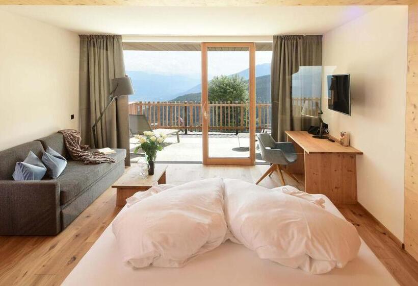 جناح جونيور ديلوكس, Tratterhof Mountain Sky