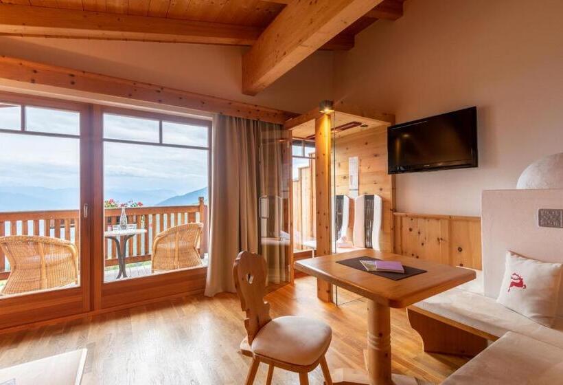 جناح, Tratterhof Mountain Sky