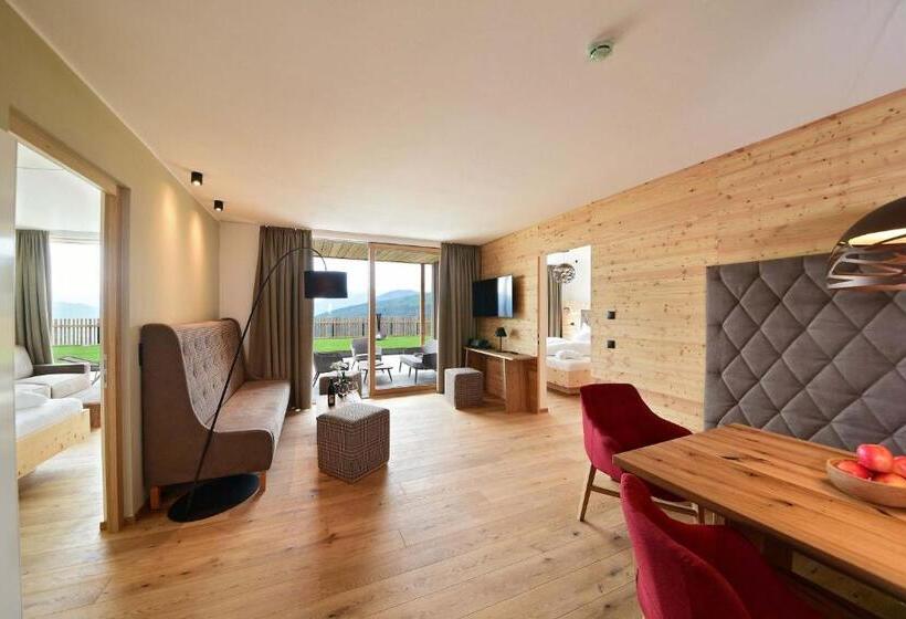 בקתת חדר, Tratterhof Mountain Sky