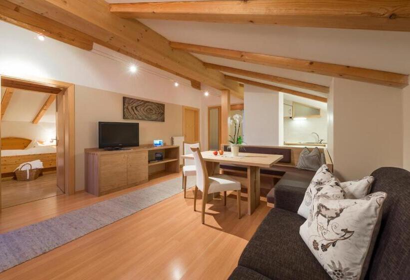 شقة غرفتين, Tratterhof Mountain Sky