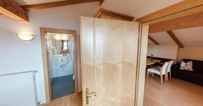 דירת חדר, Tratterhof Mountain Sky