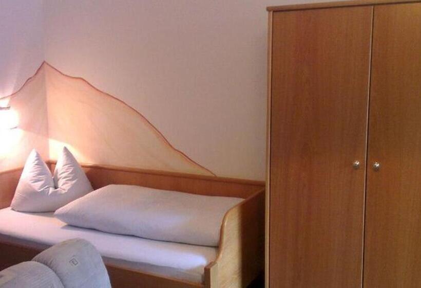 اتاق استاندارد یک نفره, Haus Monika Und Haus Claudia