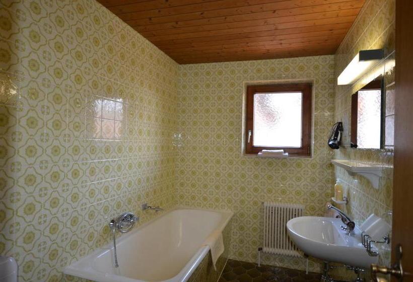 Номер Стандарт Вид на Горы, Haus Monika Und Haus Claudia