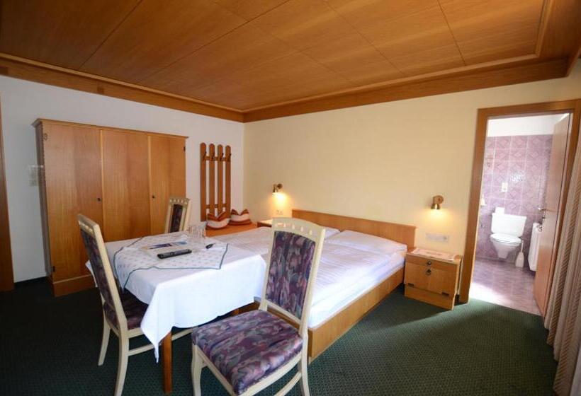 اتاق استاندارد سه نفره, Haus Monika Und Haus Claudia