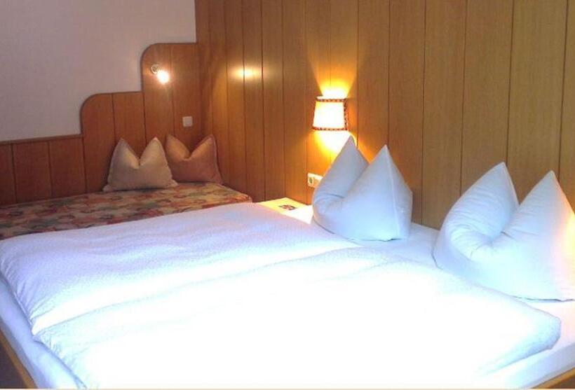 اتاق استاندارد سه نفره, Haus Monika Und Haus Claudia