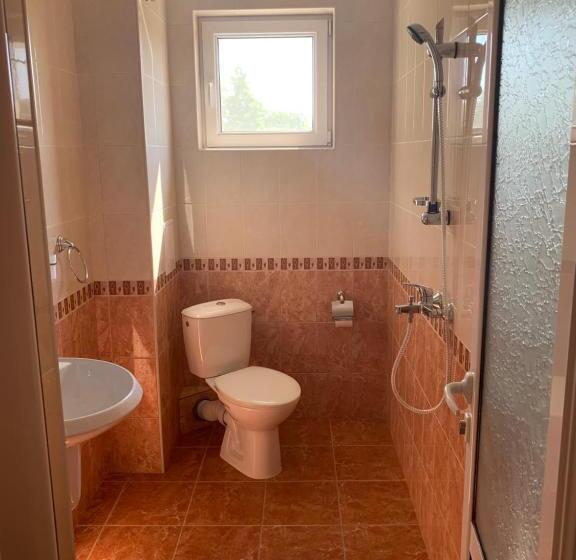 Pokój Trzyosobowy Standard z Balkonem, Lilia Guest House