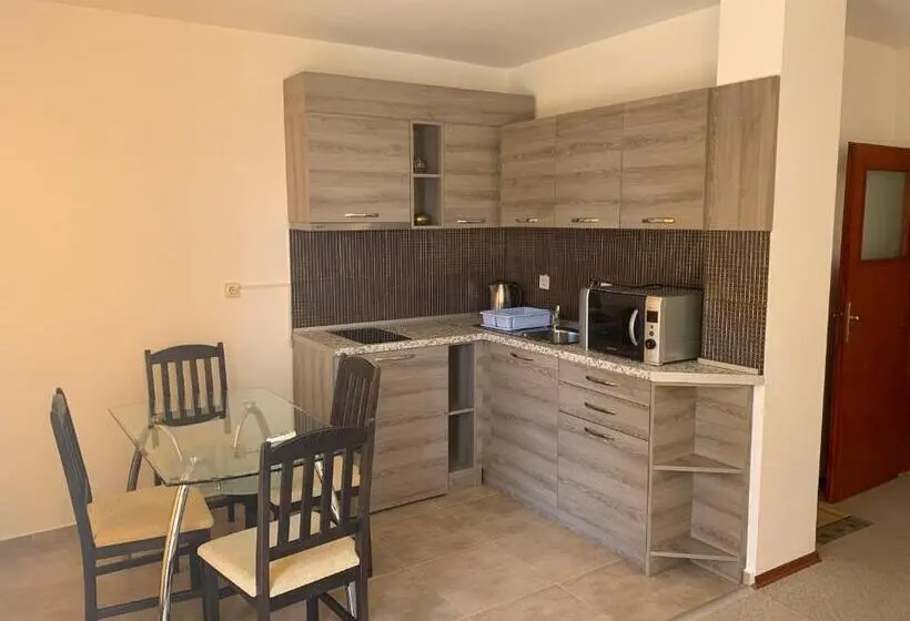 آپارتمان 1 خوابه با بالکن, Lilia Guest House