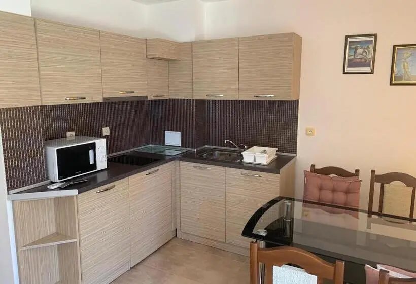 آپارتمان 1 خوابه با بالکن, Lilia Guest House