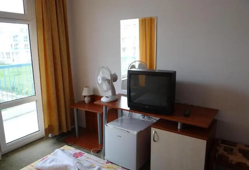 اتاق اکونومی, Lilia Guest House