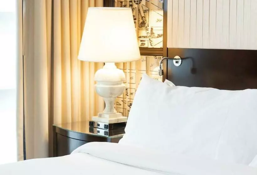身障者適用キングサイズベッドルーム, Hamilton Hotel   Washington Dc